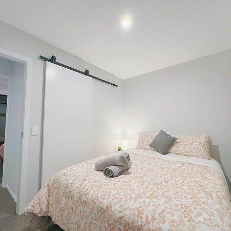 Modern & Stylish 3 Bedroom At Lowerhutt لور هوت المظهر الخارجي الصورة